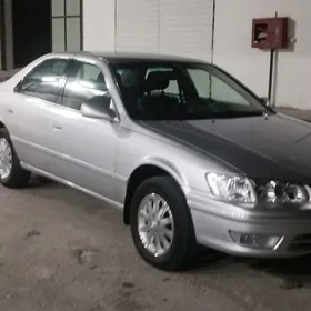 Toyota Camry 2000