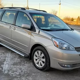 Toyota Sienna 2004