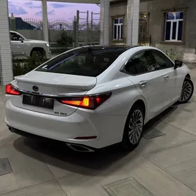 Lexus ES 350 2022