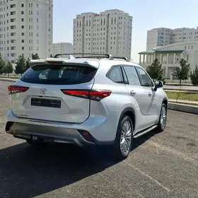 Toyota Highlander 2022