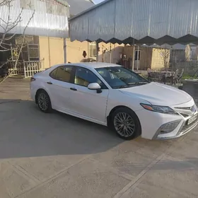 Toyota Camry 2020