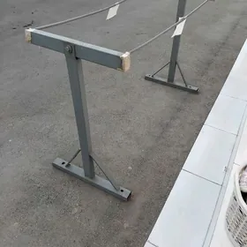 Demir stoýka eşik asmak üçin