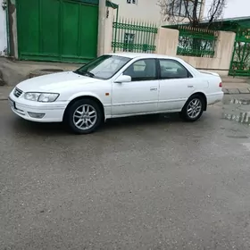 Toyota Camry 2000