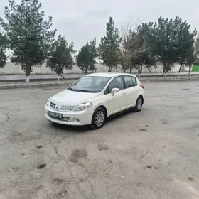 Nissan Tiida 2008