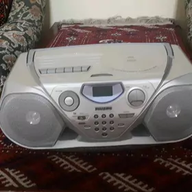 продам новый магнитофон