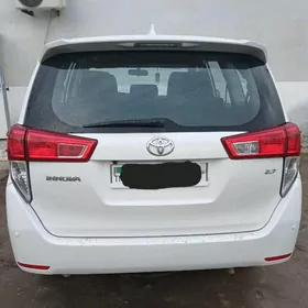 Toyota Innova 2019