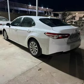 Toyota Camry 2020
