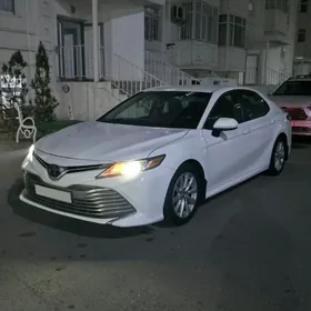 Toyota Camry 2018