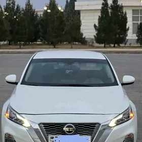 Nissan Altima 2021