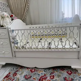 Детская кроватка-трансформер