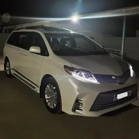 Toyota Sienna 2017