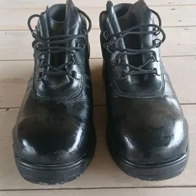 Ishci Botinka demirli gara