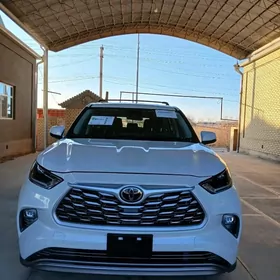 Toyota Highlander 2021