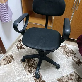 Офисный стул