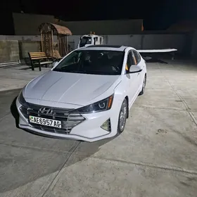 Hyundai Elantra 2019