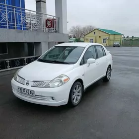 Nissan Tiida 2007