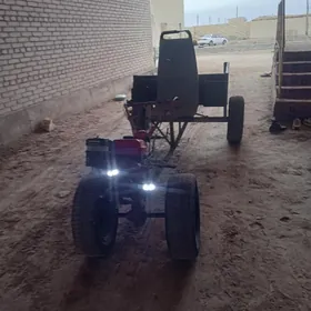 Ýer sürýan traktor .mota blok