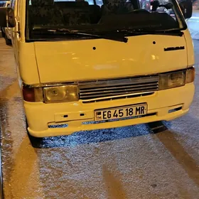 Nissan Urvan 1999