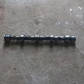 распредвал  2 матор  опел