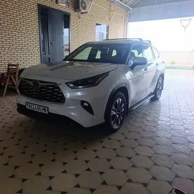 Toyota Highlander 2022