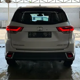 Toyota Highlander 2017