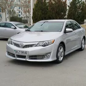 Toyota Camry 2013