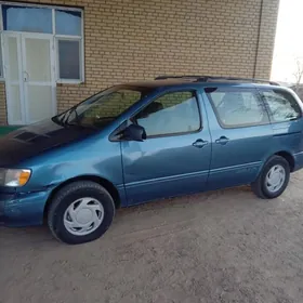 Toyota Sienna 1999