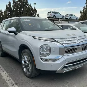 Mitsubishi Outlander 2023