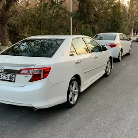 Toyota Camry 2013