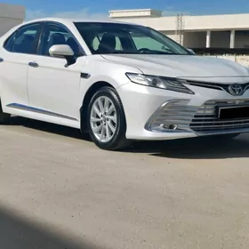 Toyota Camry 2021
