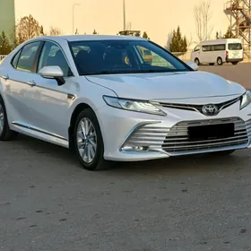 Toyota Camry 2021