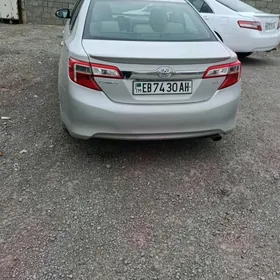 Toyota Camry 2012