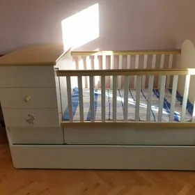 детская кровать, тумба, шкаф