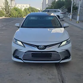 Toyota Camry 2019