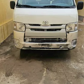 Toyota Hiace 2025