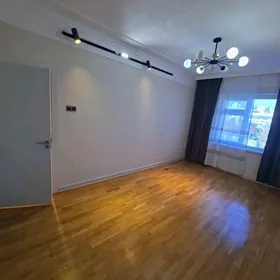 Мир 1 4/3 этаж 4 комнат