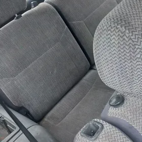 Mitsubishi Chariot 1994