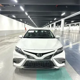 Toyota Camry 2021