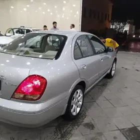 Nissan Sunny 2005