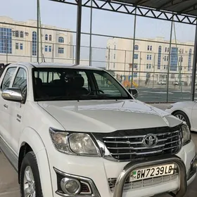 Toyota Hilux 2013