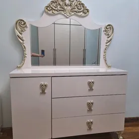 шкаф с зеркалом две тумбочки