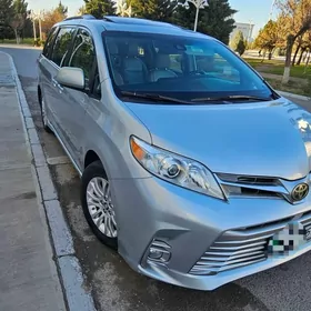 Toyota Sienna 2019