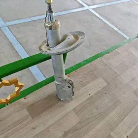 Camry  амартизотор