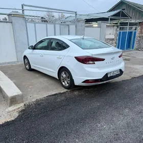 Hyundai Elantra 2019