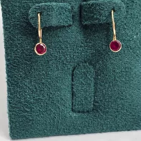 Gyzyl caga gulakhalka