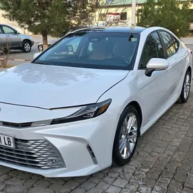 Toyota Camry Hybrid 2025