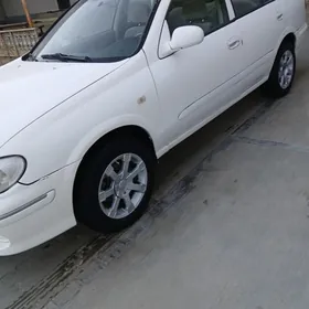 Nissan Sunny 2001