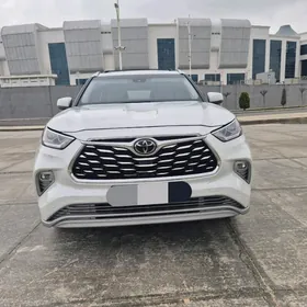 Toyota Highlander 2022