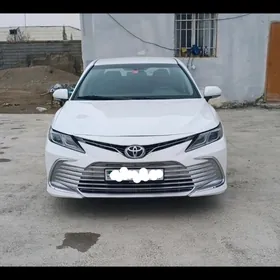 Toyota Camry Hybrid 2021