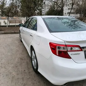 Toyota Camry 2013